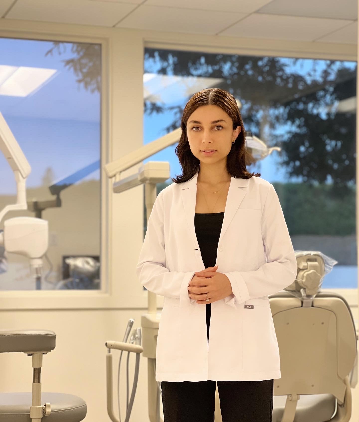 Dr. Neela Rian